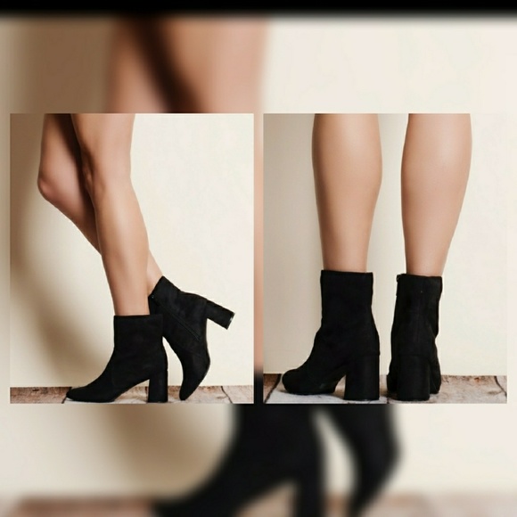 Aluna Levi Shoes - ❣5🌟❣Black Suede Ankle Booties❣