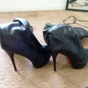 High heel boots