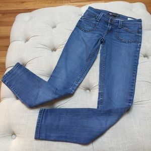 Levi's skinny jeans size 25