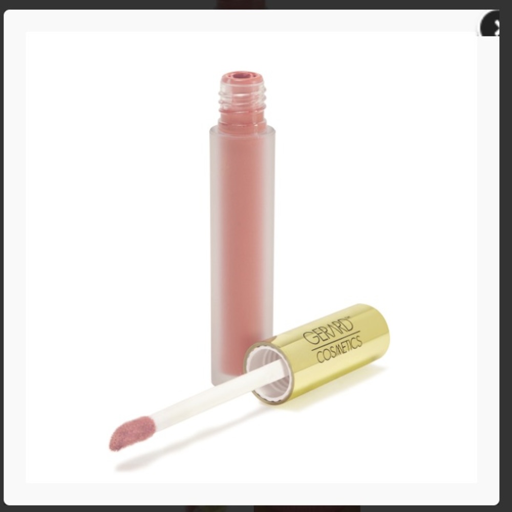 Liquid lipstick in HYDRA-MATTE SERENITY