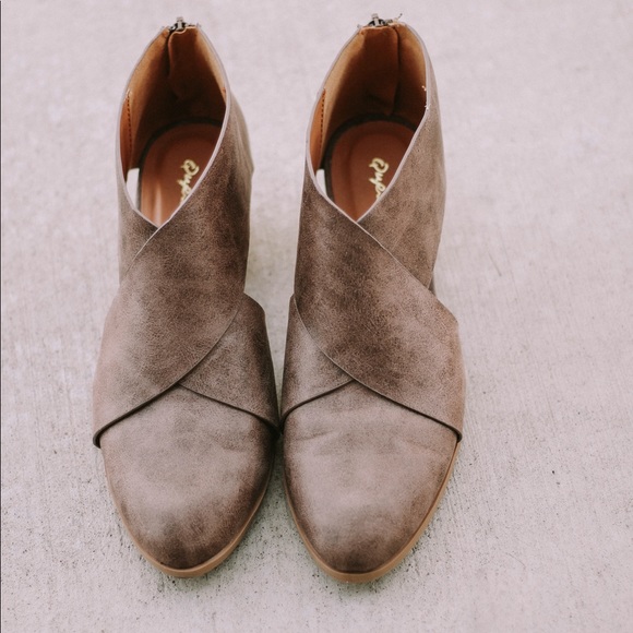 LAST PAIR SIZE 8! Fall Bootie - Picture 2 of 7