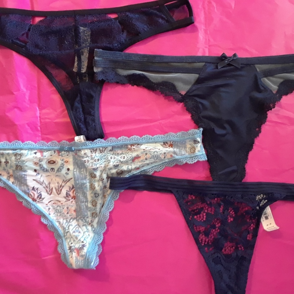 VS M THONGS