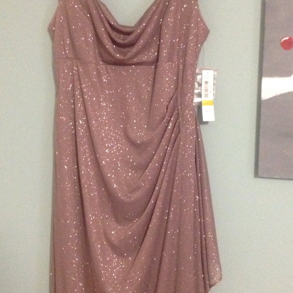 NWT Beautiful full length sparkly gown - Picture 4 of 7