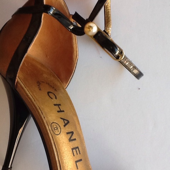 Hold for C. P. Chanel Black/Gold 3.25" Heel - Picture 7 of 8