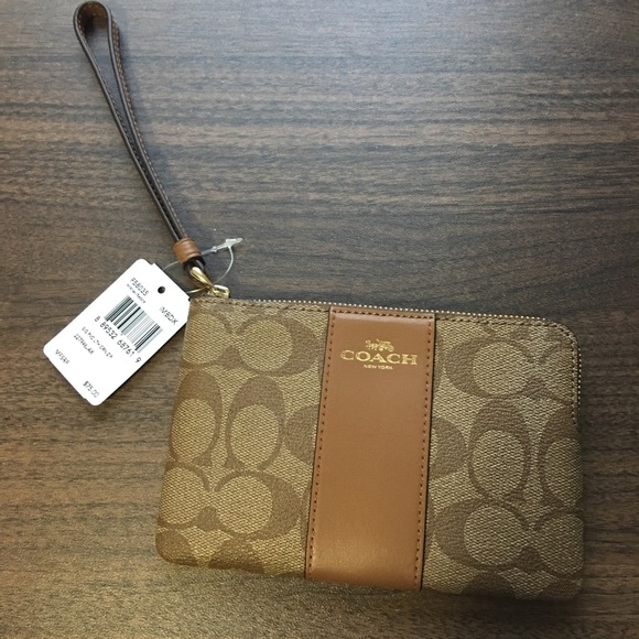 Brown leather authentic Coach wristlet NWT - Picture 1 of 4