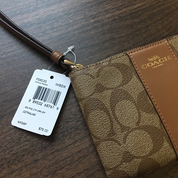 Brown leather authentic Coach wristlet NWT - Picture 3 of 4