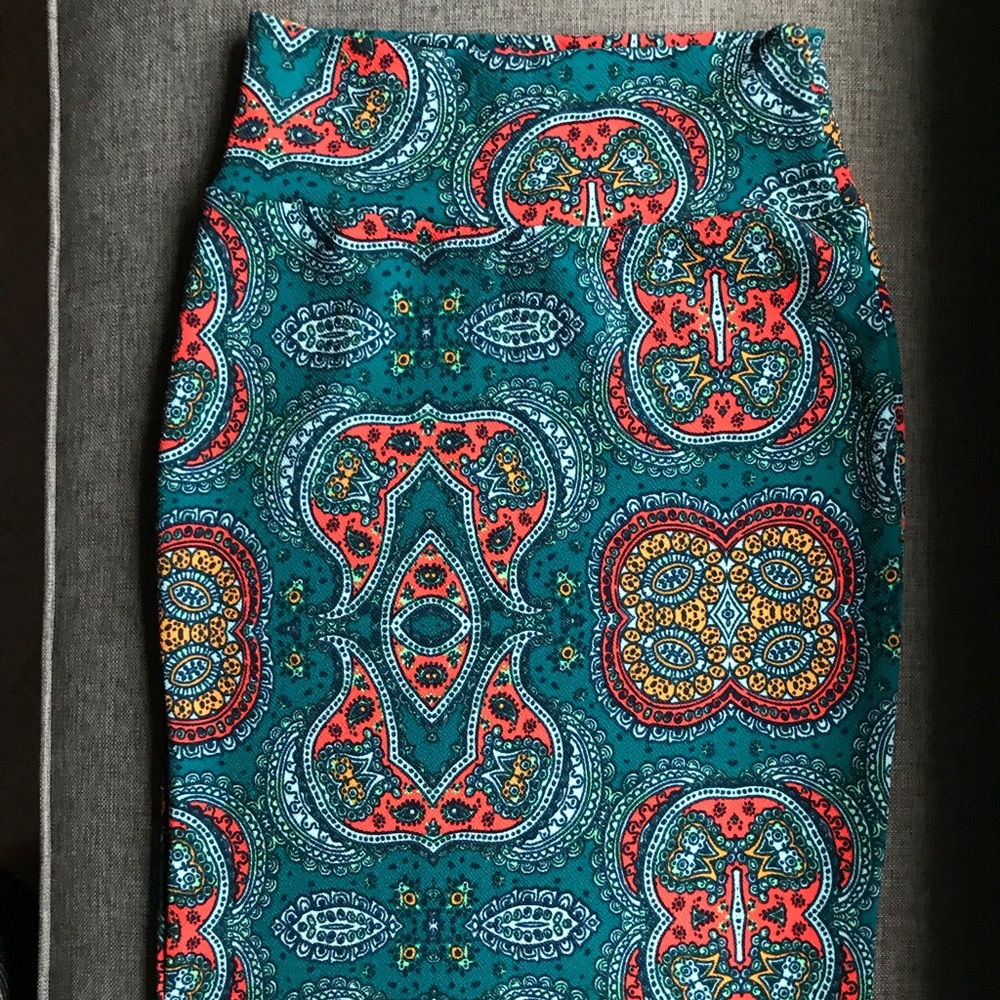 XS Lularoe Cassie