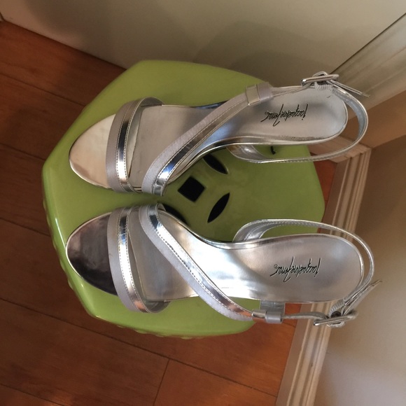 Jacqueline Ferrar Shoes - High heel 👠 perfect for wedding .