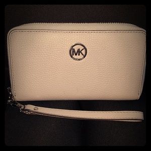 SOLD - SOLD Beautiful Michael kors wallet "new"