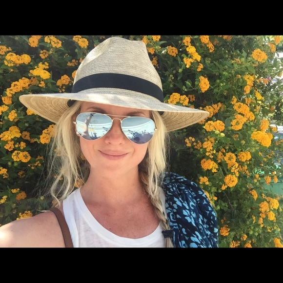 Meet your Posher, Kristen - Picture 1 of 1