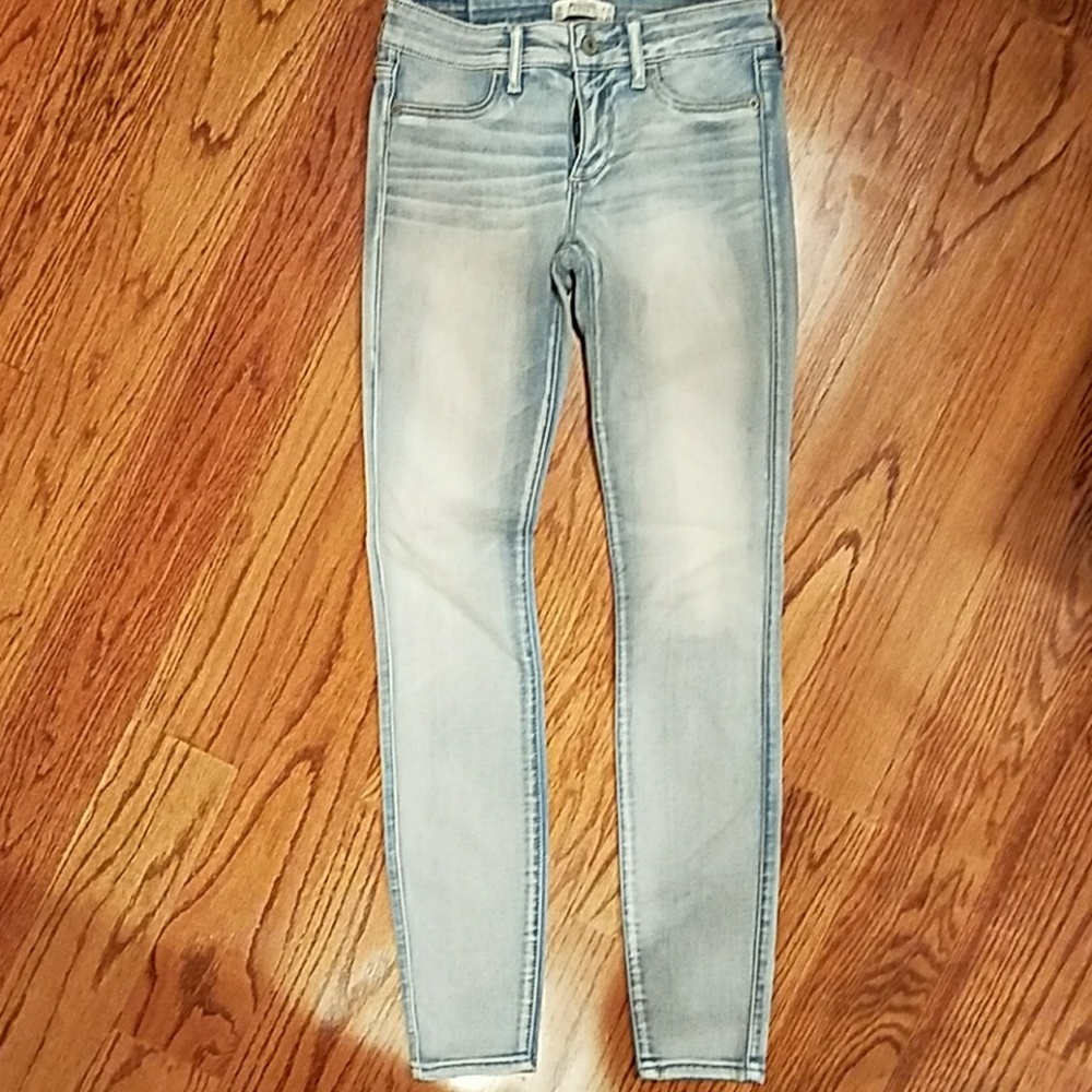 Light denim skinny jeans