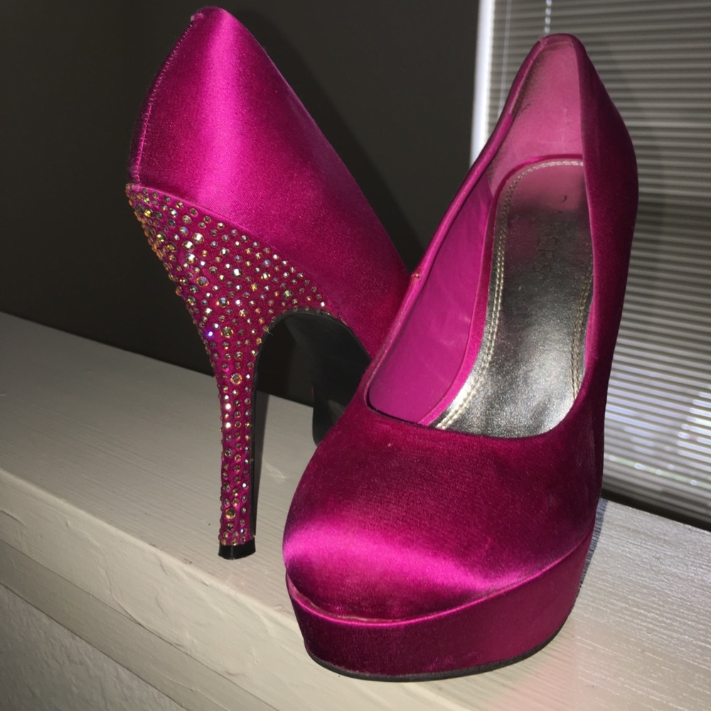 Hot pink diamond heels ✨
