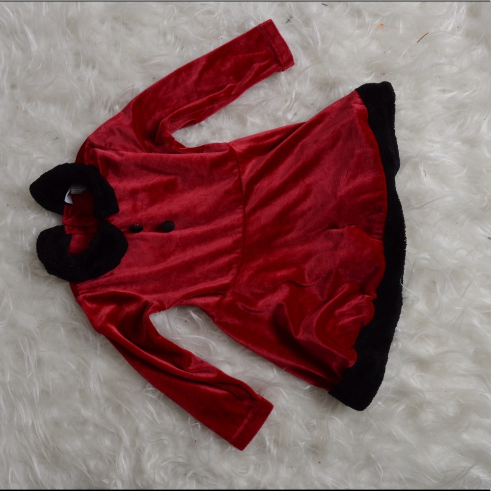 Red velveteen short dress