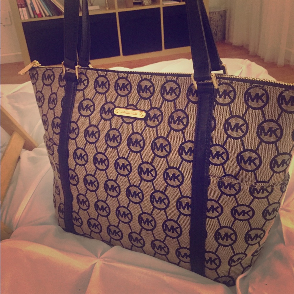 Michael lots grey and black mk logo tote bag