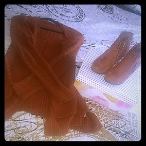 Sweater with ankle boots can also buy seperate