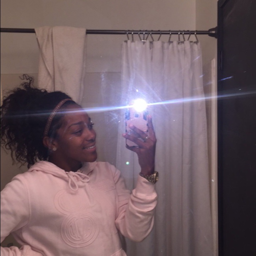 Meet your Posher, Chloe