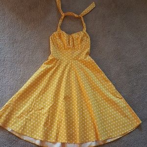Women's yellow pinup dress