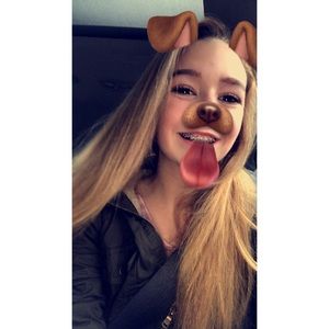 Meet your Posher, Elise