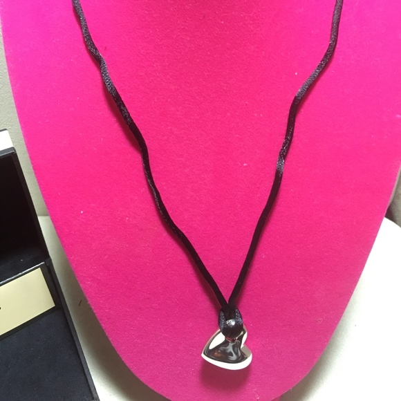 EUC LINKS LONDON STERLING SILVER HEART NECKLACE. - Picture 2 of 8