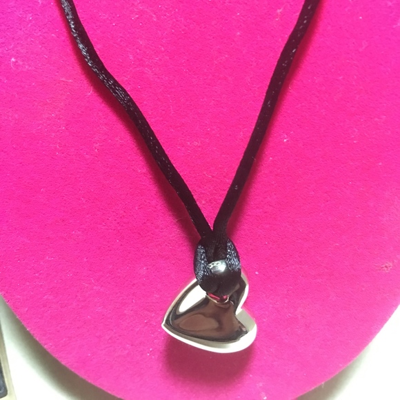 EUC LINKS LONDON STERLING SILVER HEART NECKLACE. - Picture 6 of 8