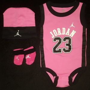 0 to 6 months baby Jordan set