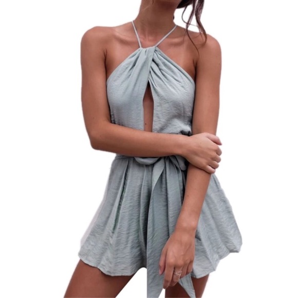 Gray Halter Tie Romper - Picture 2 of 7