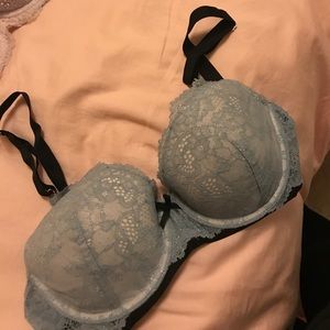 Victoria’s secret 34D bra. LIKE NEW