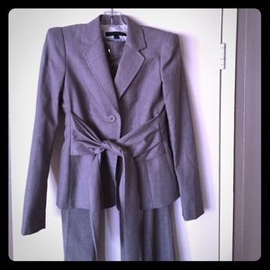 🌕Anne Klein gray pants suit.