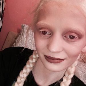 Meet your Posher, Kaitlyn