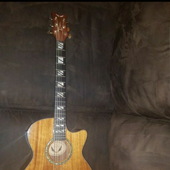 Dean koa acoustic/electric guitar - Picture 2 of 2