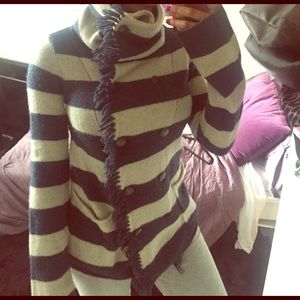 Sweater. Dark blue and grey