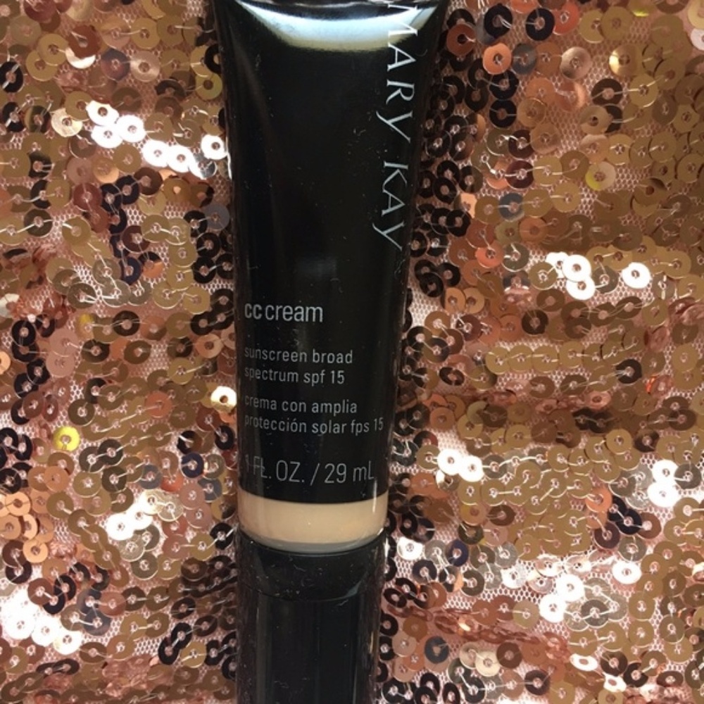 (MAKE OFFER )CC Cream Medium to Deep (Mary Kay)