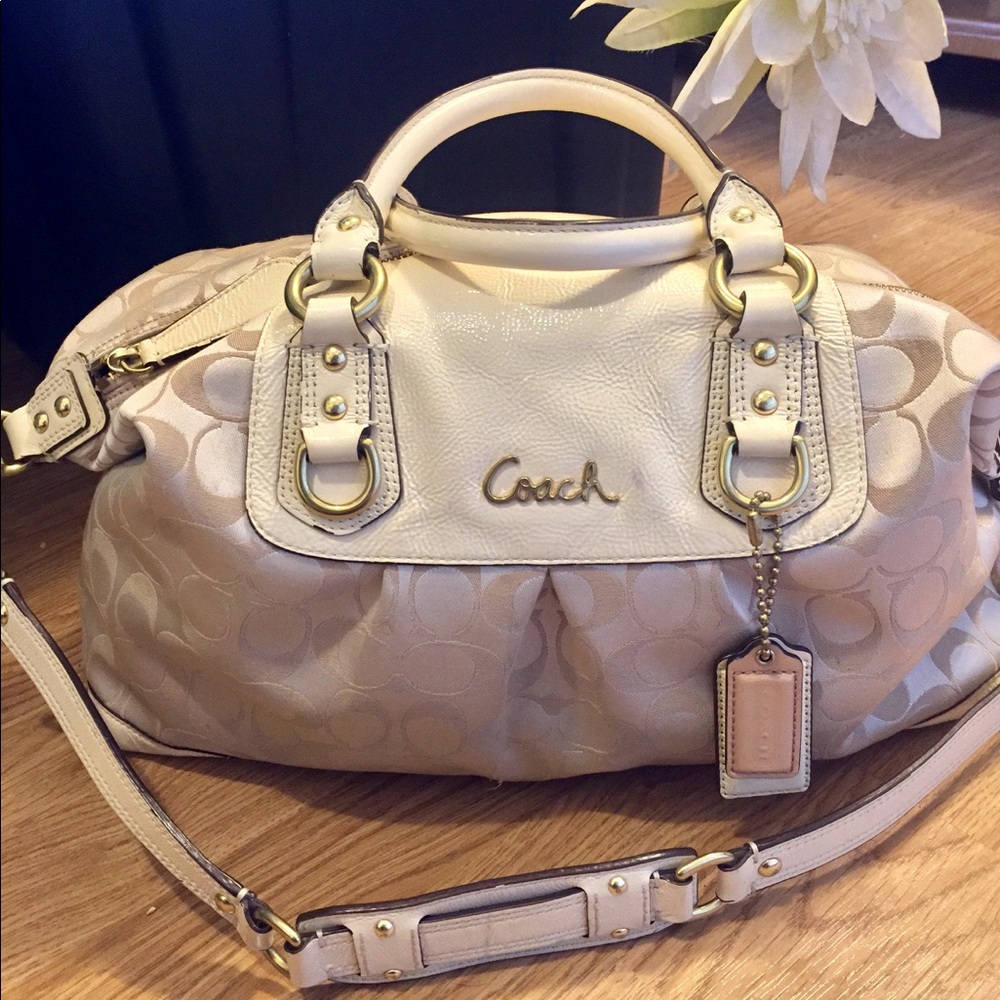 xxxSOLDxxx  Coach Ashley Signature Sateen Satchel