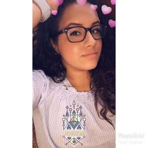 Meet your Posher, Alexandra