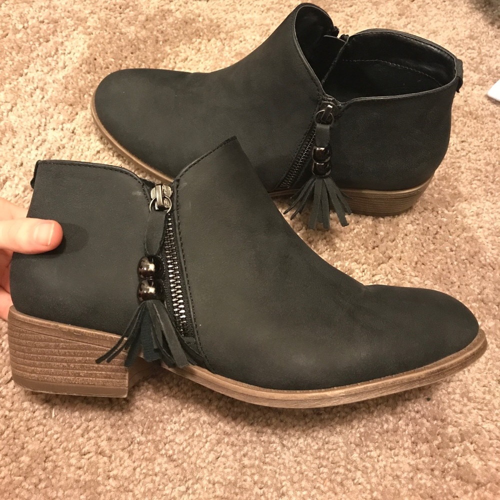 Black booties ❗️SOLD❗️