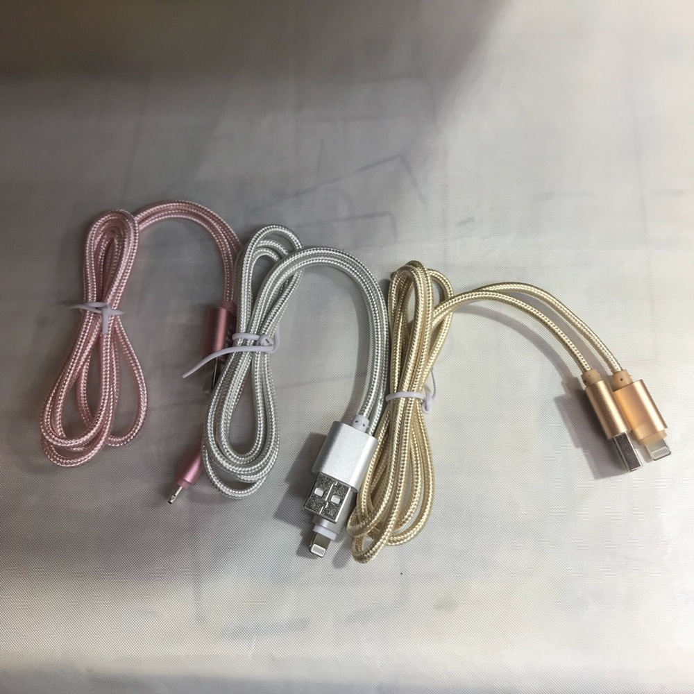 3x Lightning cable