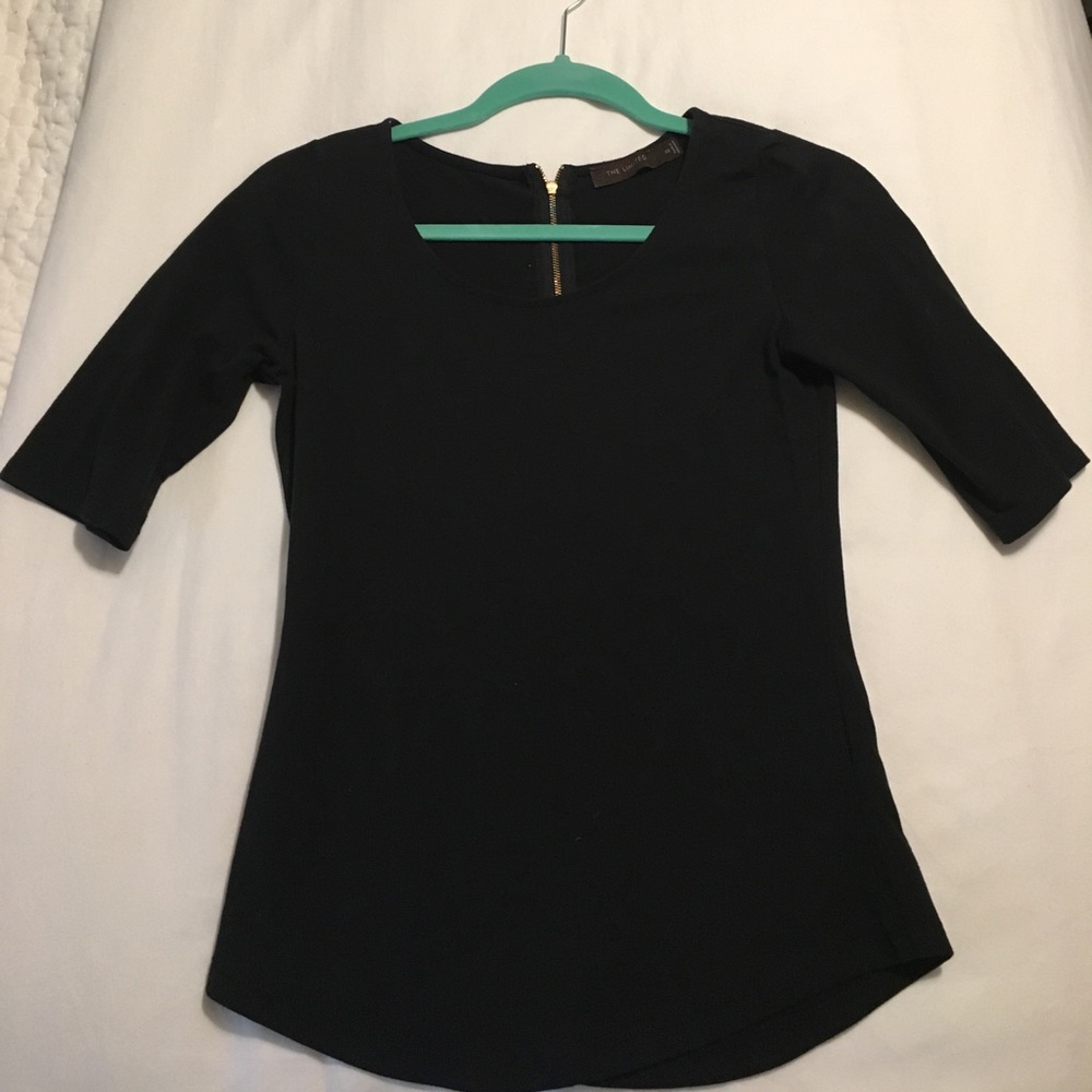 Black tee