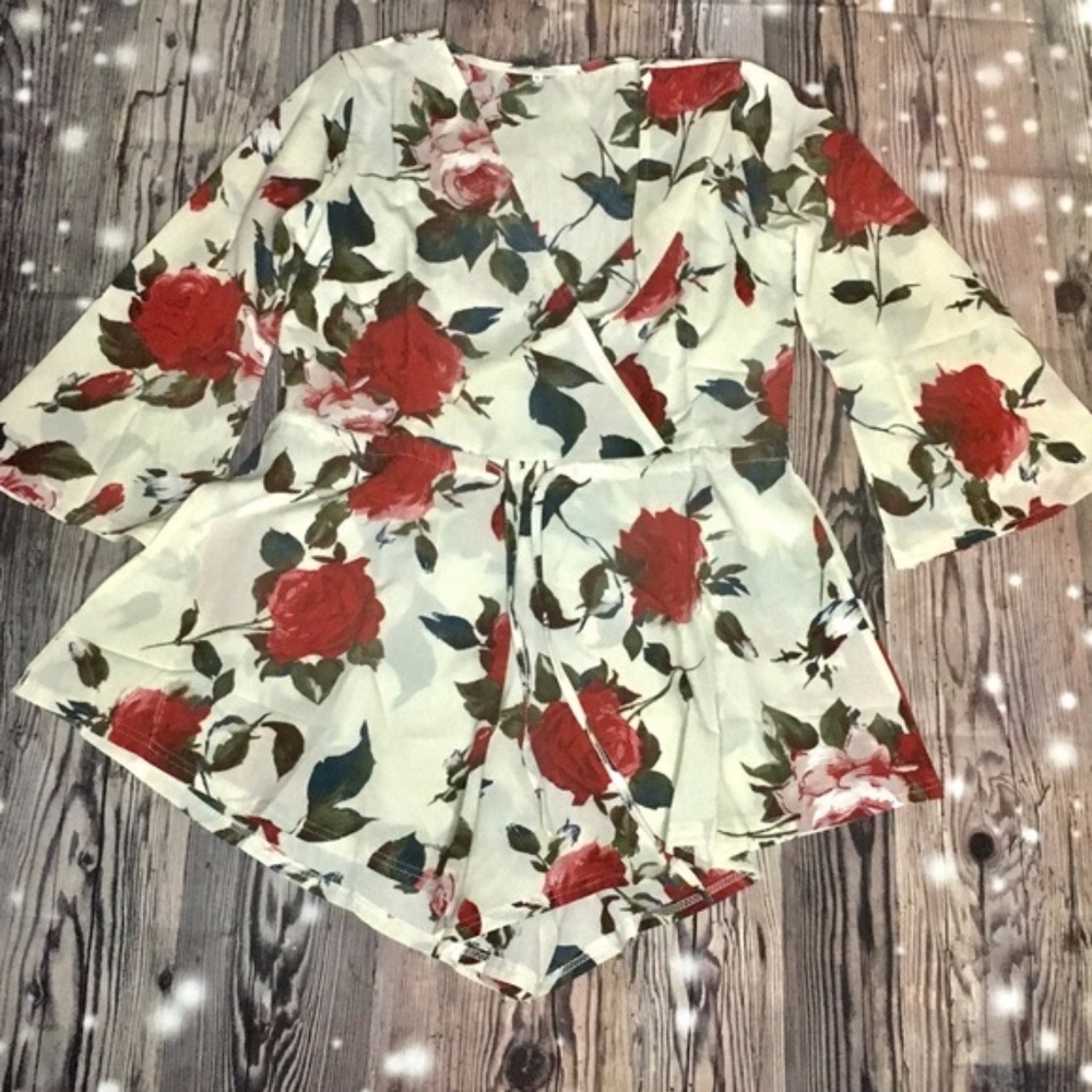 (S) Floral romper (playsuit)