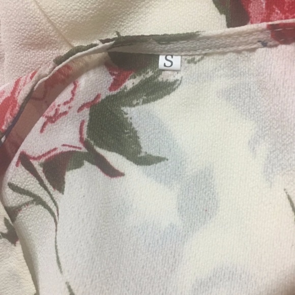 (S) Floral romper (playsuit) - Picture 3 of 3