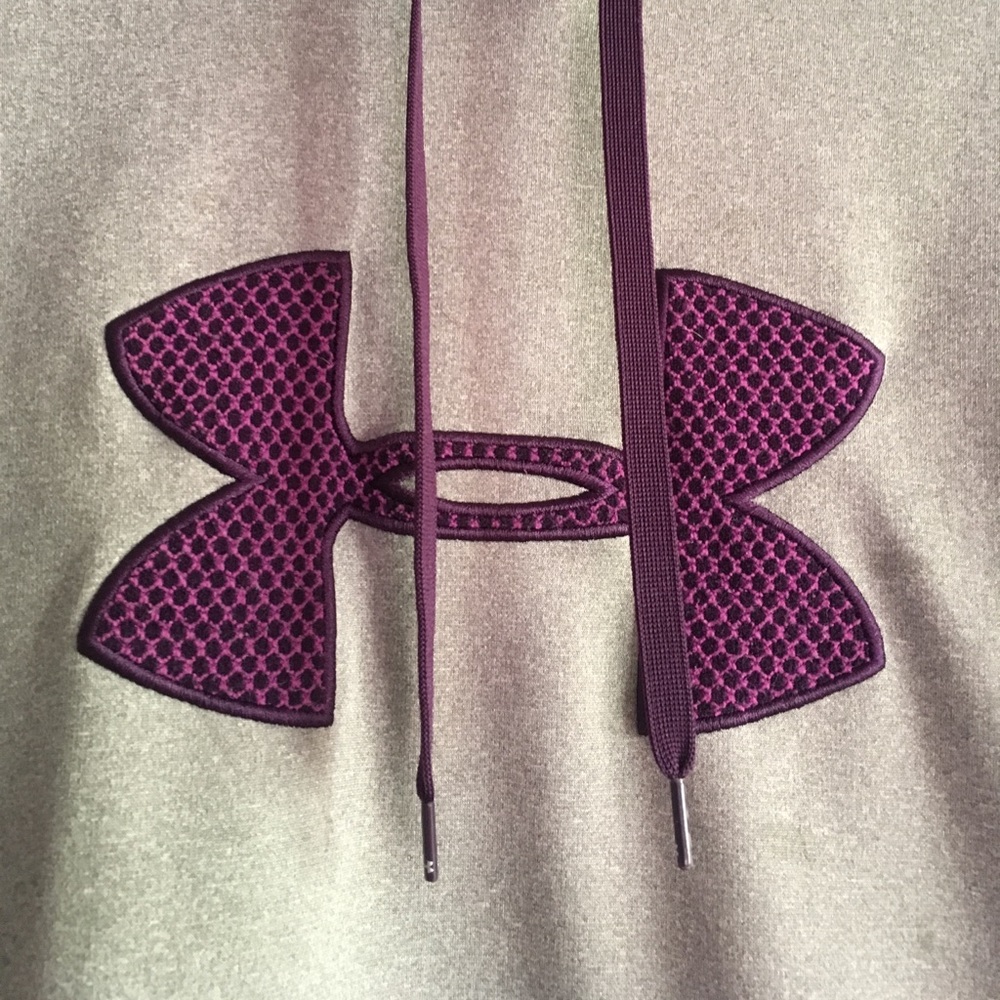 *SOLD* Warm Under Armour Hoodie - Picture 2 of 4