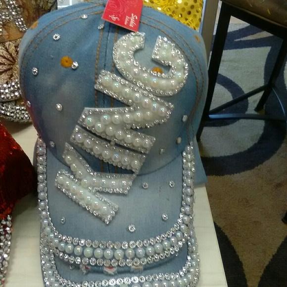 **BNWT**  Assorted Ladie's Denim Bling Caps - Picture 2 of 7