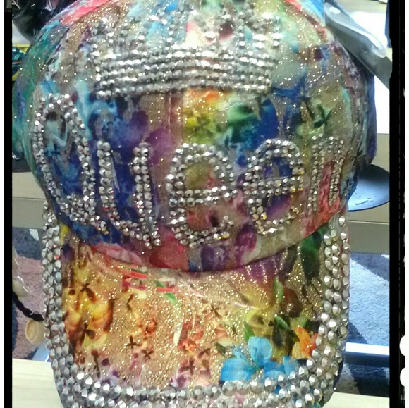 **BNWT**  Assorted Ladie's Denim Bling Caps - Picture 4 of 7