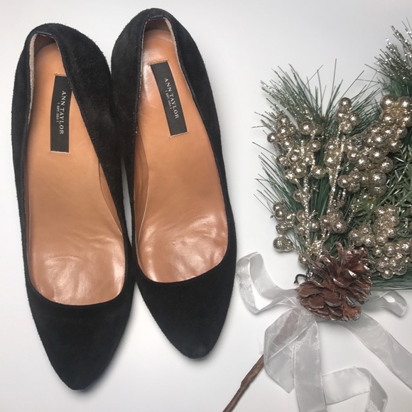 ANN TAYLOR Suede Platform Wedges, size 8 - Picture 1 of 3