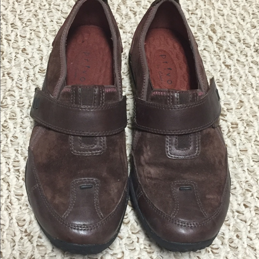 Brown Clarks Privo Size 6 shoes