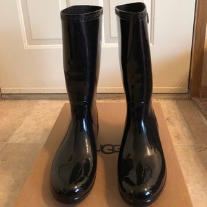 UGG Shaye rain boots