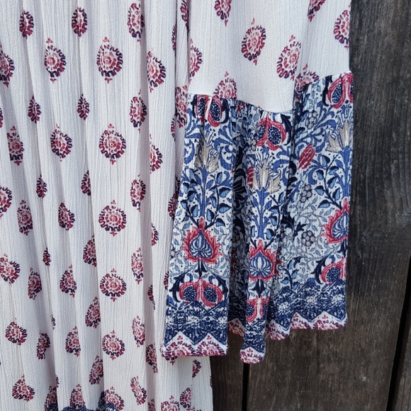 SALE🎉Boho Crepe Bell Sleeve Dress - Picture 7 of 7