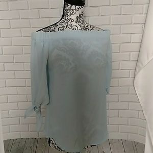 Women's off shoulder blouse. M
