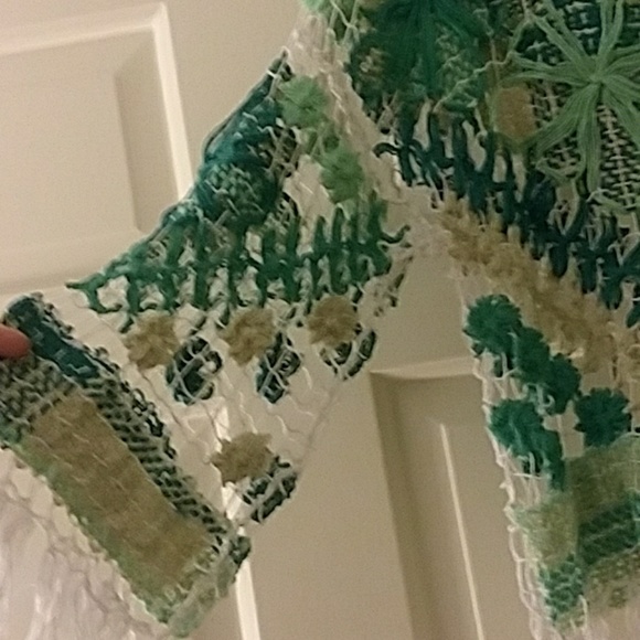 beautiful crochet top - Picture 2 of 3