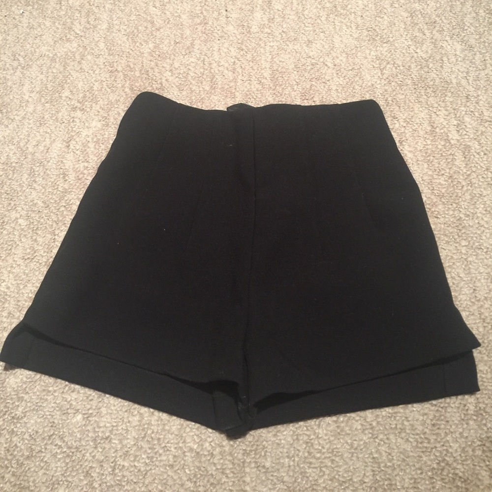 H&M black high waisted shorts