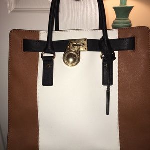 Authentic Micheal Kor Purse